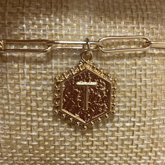 💥NEW ARRIVAL!💥 Initial T Monogram Link Adjustable Bracelet - Picture 2 of 2